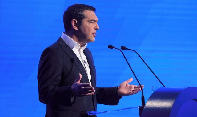 Τσίπρας: “Προχειρότητα της κυβέρνησης στον τουρισμό – Να πάρει πίσω την ΚΥΑ για δωμάτια καραντίνας”