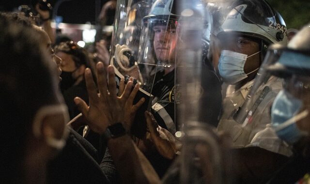 Δολοφονία Τζορτζ Φλόιντ: Βίαια επεισόδια με ακόμη τρεις νεκρούς