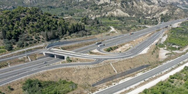Παράδοση στην κυκλοφορία του νέου Κόμβου Λυκοποριάς