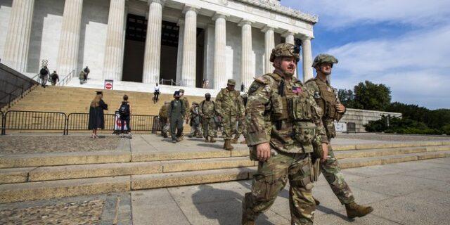 Δολοφονία Φλόιντ: Ο Τραμπ ήθελε να αναπτύξει στην Ουάσινγκτον 10.000 στρατιώτες