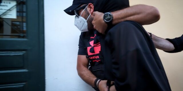 Επίθεση με βιτριόλι: Πιθανό δεύτερο στόχο “δείχνει” σημείωμα της 35χρονης
