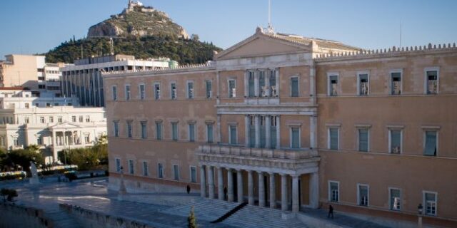 Βουλή: Θετικοί στον κορονοϊό δύο εργαζόμενοι