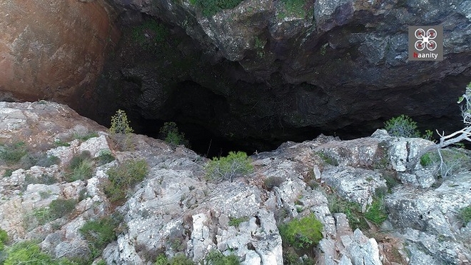 Αφανή ορύγματα: Το “επικίνδυνο” βουνό της Αττικής με τα απύθμενα χάσματα