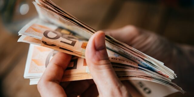 Επιστρεπτέα προκαταβολή: Οι όροι της αποπληρωμής