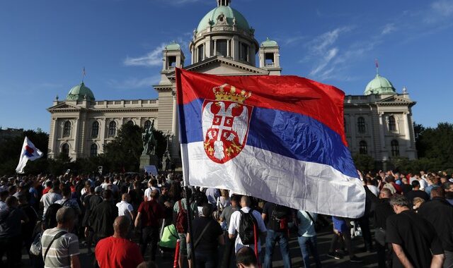 Υγειονομική βόμβα που έσκασε στη Σερβία – Έκρυβε τους αληθινούς αριθμούς η κυβέρνηση;