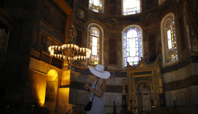 Αγία Σοφία: Την κάνουν τζαμί “χωρίς εισιτήριο” κι ανοίγουν δίπλα μουσείο Χριστιανισμού