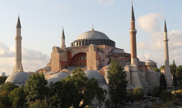 UNESCO: “Χαστούκι” στην Τουρκία για τη μετατροπή της Αγία Σοφίας σε τζαμί