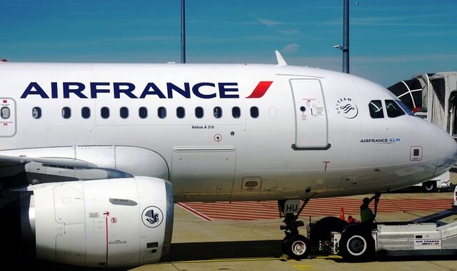 Air France: Ο κορονοϊός αφήνει 7.500 χιλιάδες υπαλλήλους της χωρίς δουλειά