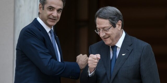 Συνάντηση Μητσοτάκη – Αναστασιάδη: “Άριστη συνεργασία στην αντιμετώπιση των τουρκικών προκλήσεων”