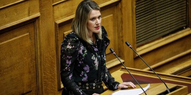 Επίθεση αγνώστων με τρικάκια στο γραφείο της Άννας Ευθυμίου