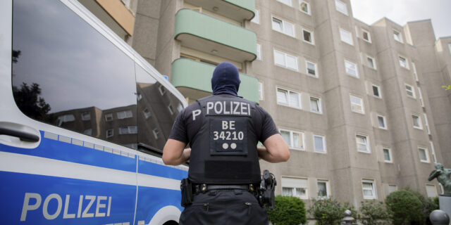 Γερμανία: Σε διαθεσιμότητα 29 αστυνομικοί – Αντάλλαζαν εικόνες του Χίτλερ