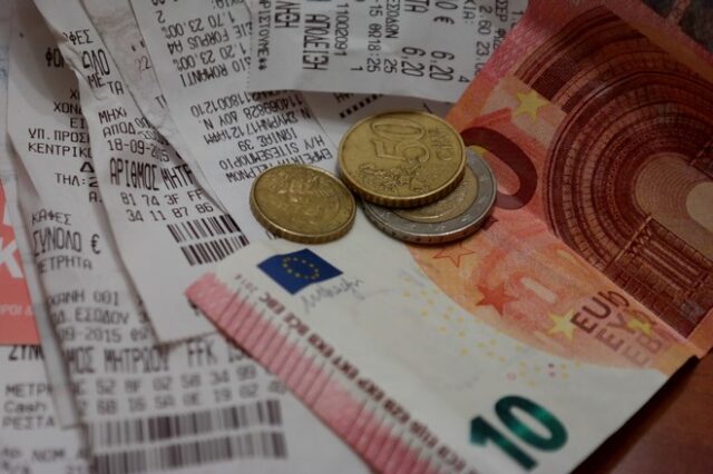 Αυξημένα κατά 2,84 δισ. ευρώ τα φορολογικά έσοδα λόγω ΦΠΑ και ΕΝΦΙΑ