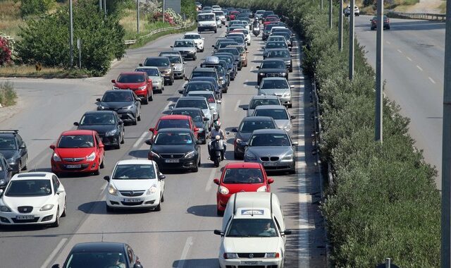 Τέλη κυκλοφορίας: Αλλάζουν για τα καινούργια, μένουν ίδια για τα παλιά ΙΧ