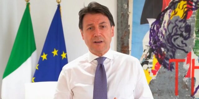Κόντε: “Ο εμβολιασμός κατά του κορονοϊού δεν θα γίνει υποχρεωτικός”