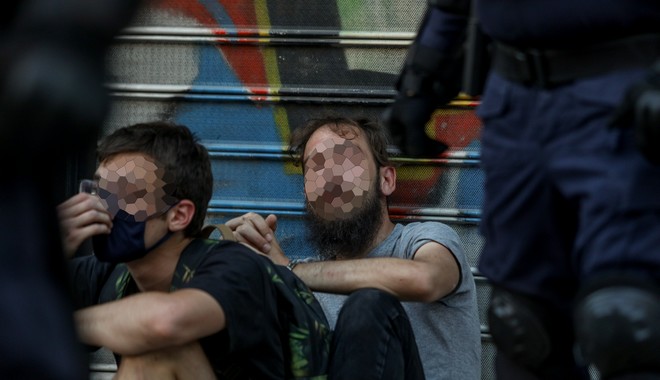 Έλληνες stand up κωμικοί: Αλληλεγγύη σε Άλεξ Τιτκώβ και Θωμά Λάλο