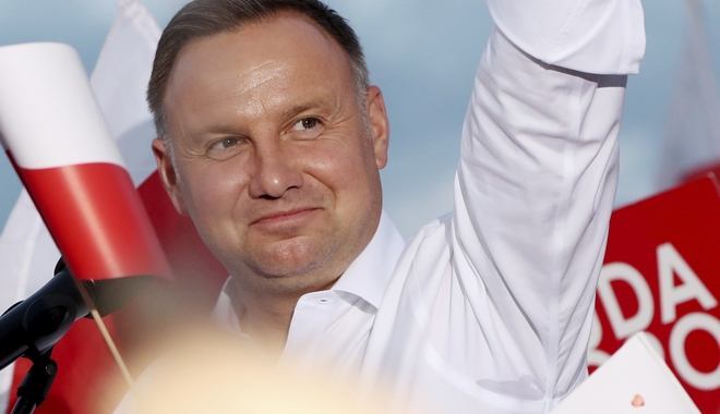 Προεδρικές εκλογές στην Πολωνία: Προς τη νίκη οδεύει ο Αντρέι Ντούντα