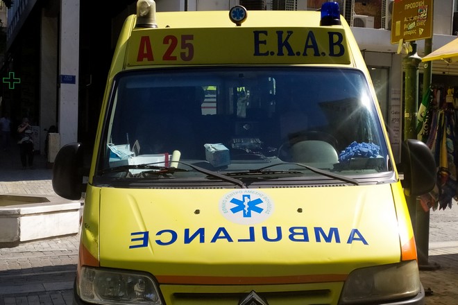 Τρόμος στην εφορία Κοζάνης: Τέσσερις τραυματίες από επίθεση με τσεκούρι