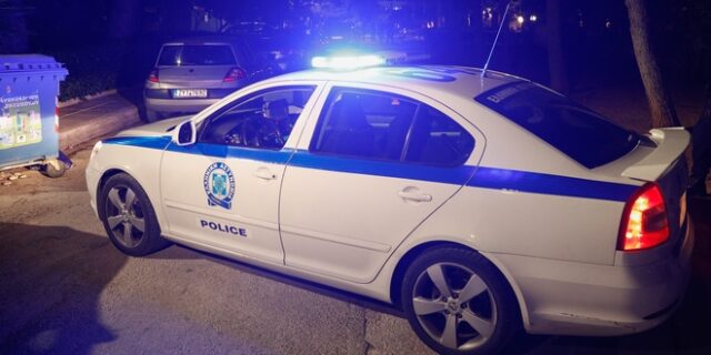 Ανατίναξαν τρια ΑΤΜ σε σουπερμάρκετ