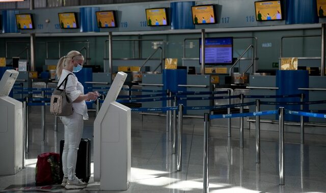 Κορονοϊός:”Βουτιά” 68,9% της κίνησης στα αεροδρόμια τον Σεπτέμβριο