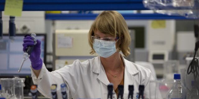 Johnson & Johnson: Ξεκινά τις δοκιμές σε ανθρώπους για το εμβόλιο του κορονοϊού