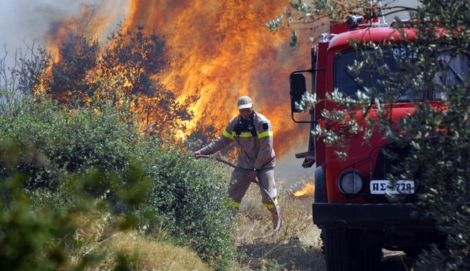Μεγάλη φωτιά στο Αγρίνιο – Εκκενώνονται προληπτικά δύο χωριά