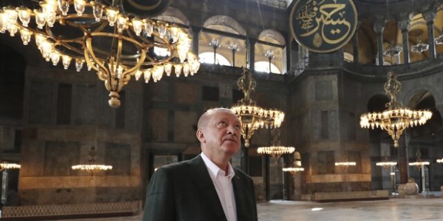 Τα πολεμικά σχέδια του Ερντογάν “γονατίζουν” την τουρκική οικονομία