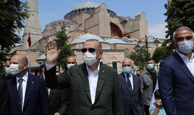 Ο Ερντογάν καλεί αρχηγούς κρατών στην πρώτη προσευχή – Απών ο Ιμάμογλου
