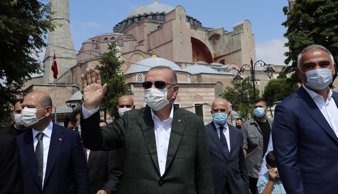 Ο Ερντογάν καλεί αρχηγούς κρατών στην πρώτη προσευχή – Απών ο Ιμάμογλου