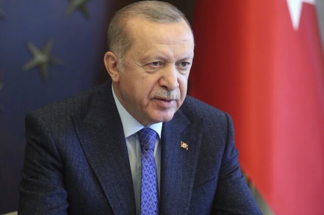 Τουρκία: Ο Ερντογάν “βυθίζεται” αλλά το κόμμα του αντέχει