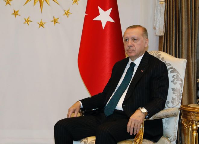 Η Τουρκία “παγώνει” τις έρευνες και αποσύρει το Oruc Reis
