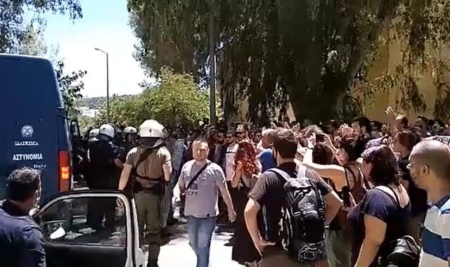 Ευελπίδων: “Κώστα, Νομική Αθήνας περνάς!” φώναξε πατέρας στον συλληφθέντα γιο του