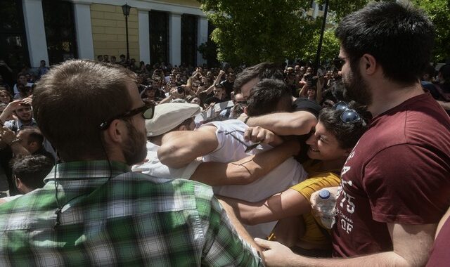 Ελεύθεροι οι συλληφθέντες της πορείας κατά του νόμου για τις διαδηλώσεις