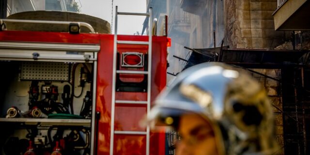 Υπό έλεγχο η φωτιά στον Άγιο Παντελεήμονα-Πατέρας βγήκε εγκαίρως με το παιδί του