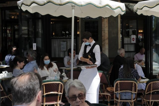 Κορονοϊός – Γαλλία: Γίνεται υποχρεωτική η μάσκα σε κλειστούς χώρους