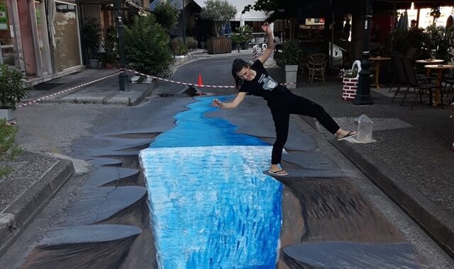 Αγρίνιο: Καλλιτέχνες ζωγράφισαν 3D καταρράκτη πάνω σε δρόμο
