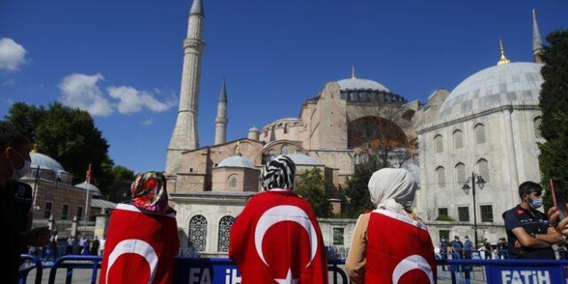 Le Figaro για Αγιά Σοφιά: Παρελθόν η κοσμική Τουρκία του Κεμάλ Ατατούρκ