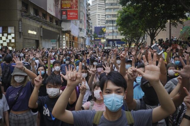 ΜΚΟ καταγγέλλει: Ο νέος νόμος του Χονγκ Κονγκ απειλεί τους δημοσιογράφους σε όλον τον κόσμο