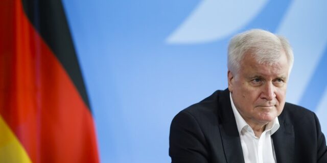 O Zέεχοφερ κάλεσε τους μουσουλμάνους της Γερμανίας να εναντιωθούν στην ισλαμική τρομοκρατία