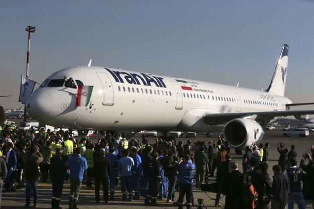 Πτήση τρόμου: Μαχητικά των ΗΠΑ πέταξαν κοντά σε ιρανικό  αεροσκάφος – Πολλοί τραυματίες
