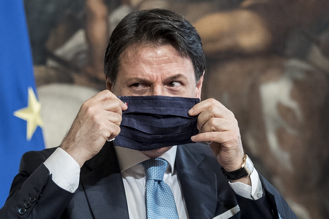 Ιταλία: Παρατείνεται η χρήση μάσκας σε κλειστούς και ανοικτούς χώρους