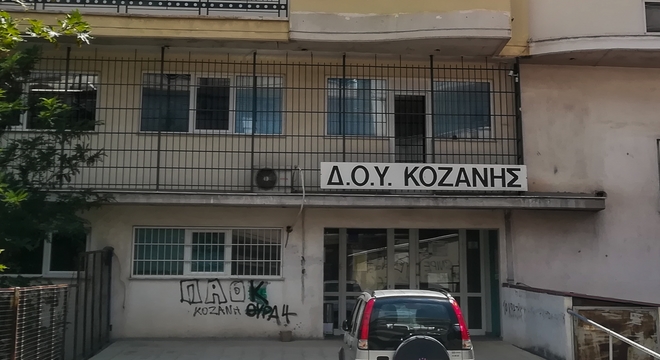 Επίθεση με τσεκούρι στην Κοζάνη: Εξακολουθεί να μην μιλά ο δράστης