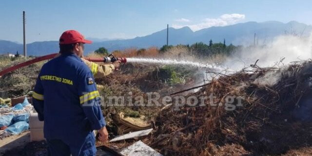 Λαμία: Φωτιά ξέσπασε μέσα στην πόλη