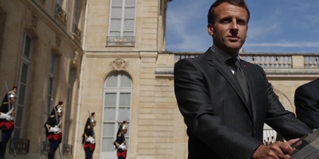 Ανάρτηση Μακρόν στα ελληνικά: “Δεν θα δεχτούμε να απειλείται ο θαλάσσιος χώρος ενός κράτους-μέλους της ΕΕ”