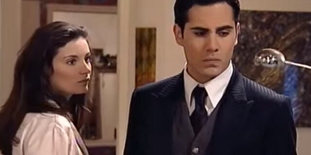 Η “Μαρκέλλα” από την “Μαρία η Άσχημη” ποζάρει topless στο Instagram