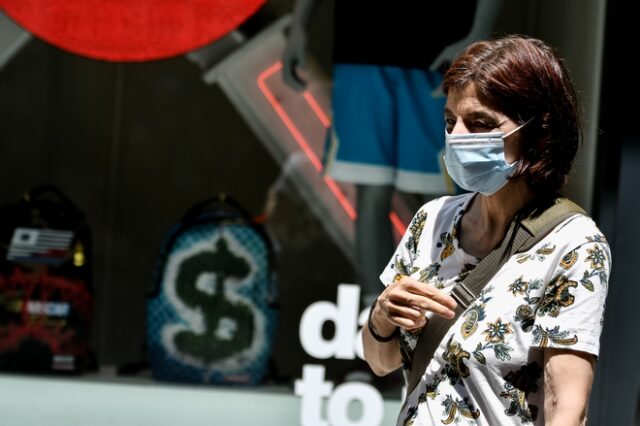 Κορονοϊός: Μάσκα και σε εξωτερικούς χώρους αν αυξηθούν τα κρούσματα