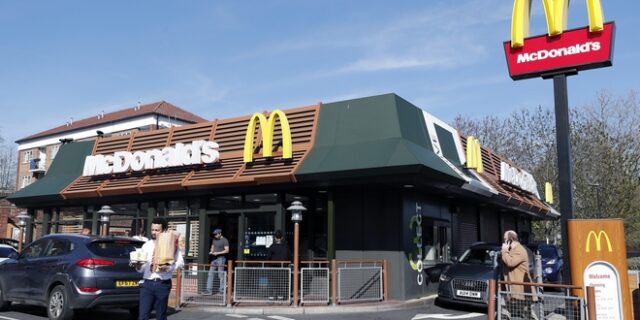 McDonald’s: Υποχρεωτική η χρήση μάσκας από την 1η Αυγούστου