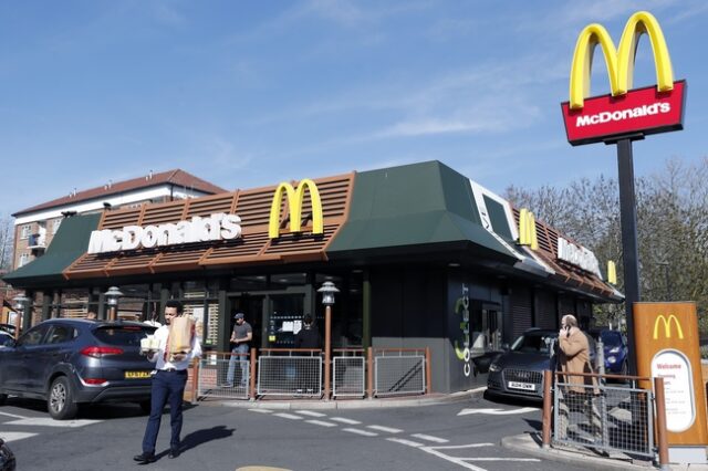 McDonald’s: Υποχρεωτική η χρήση μάσκας από την 1η Αυγούστου