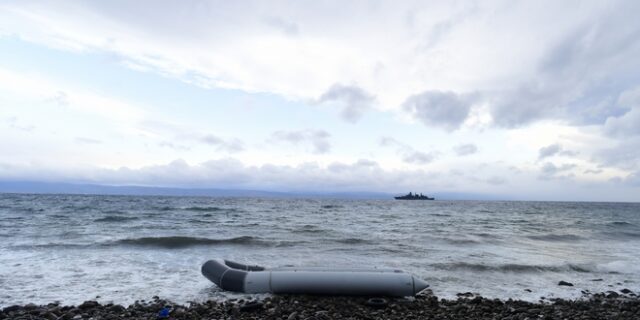 Ιταλία: Αδιαφορία για νεκρό μετανάστη – Επί δύο εβδομάδες έρμαιο των κυμάτων