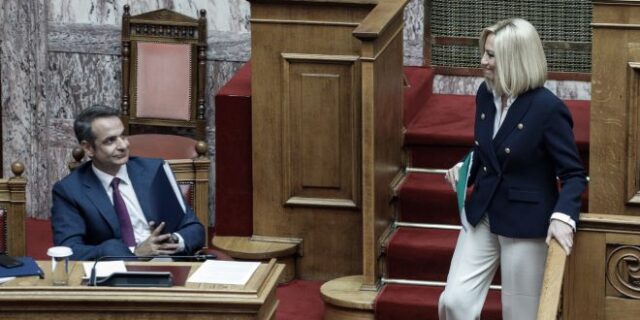 Γεννηματά: Αρνείται το διάλογο για τα εθνικά θέματα ο Μητσοτάκης