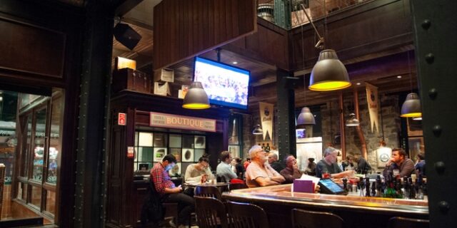 Κορονοϊός – Μόντρεαλ: Διαγνωστικά τεστ για τους θαμώνες των μπαρ